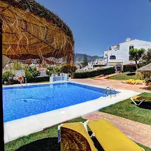 Amplio, Soleado Y Con Vista Panorámica A 400 Metros De La Playa Benalmádena